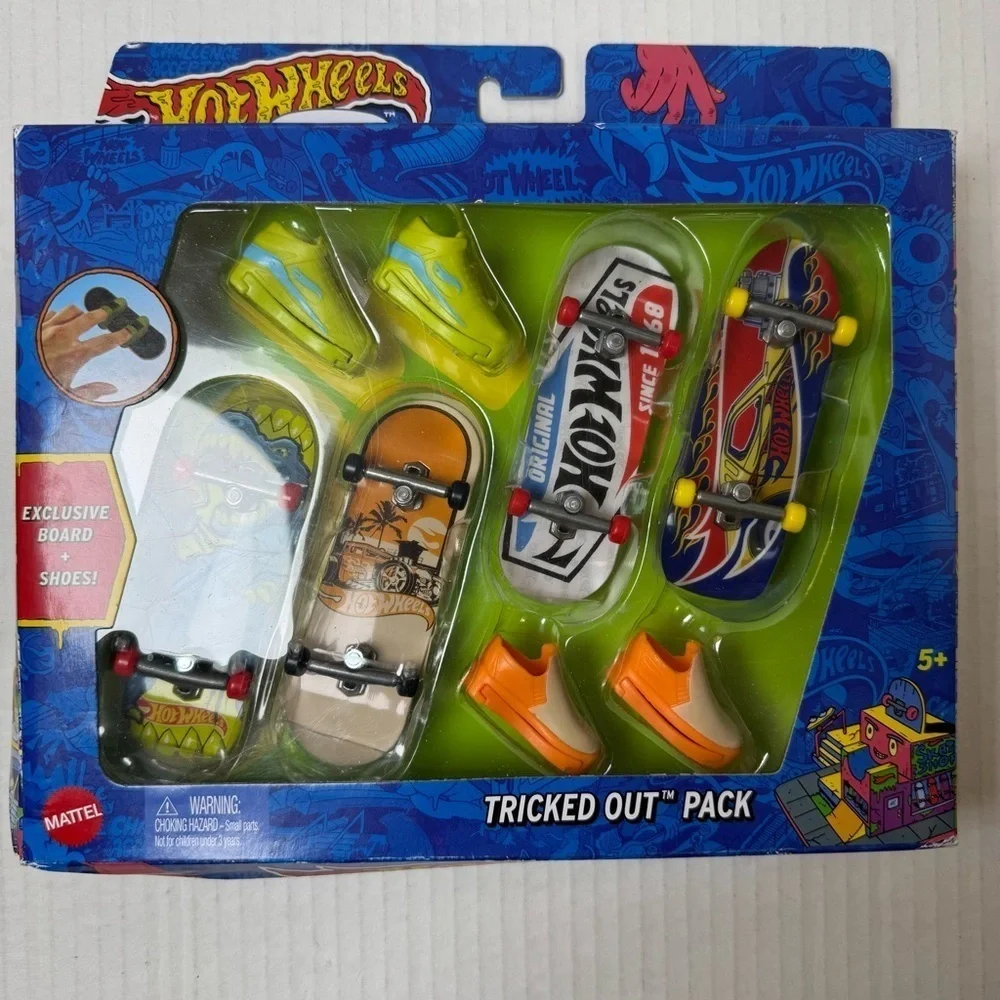 Hot Wheels Skate Set of 4 Fingerboards & 2 Sets of Skate Shoes
